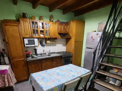 Casa 5 ambientes con 1 baño