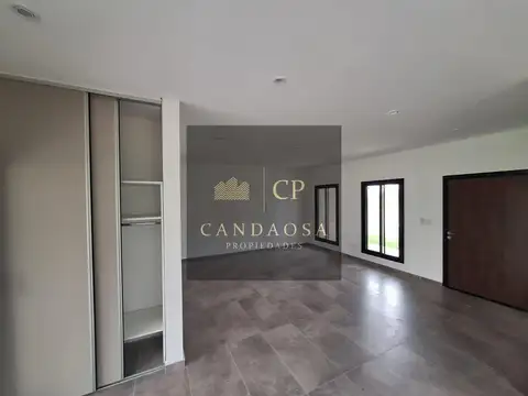 Nev. Casa Interna Venta Barrio Santa Sofia - Pilar