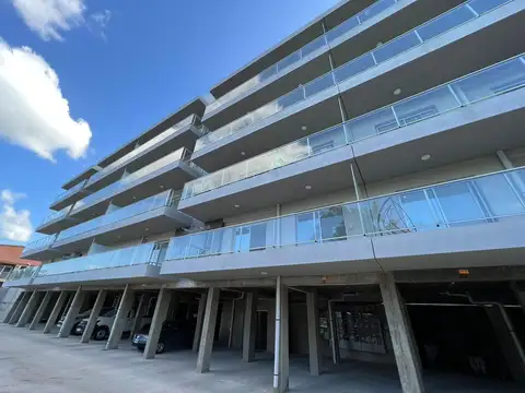 Departamento en Alquiler con 1 cocheras