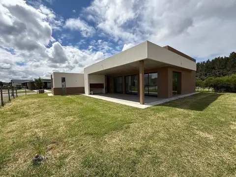 Venta casa a estrenar en Barrio San Felipe