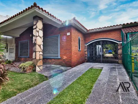 Casa en venta c/ cochera en Prado