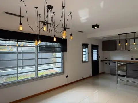 Depto Tipo Casa en Alquiler de 2 dormitorios