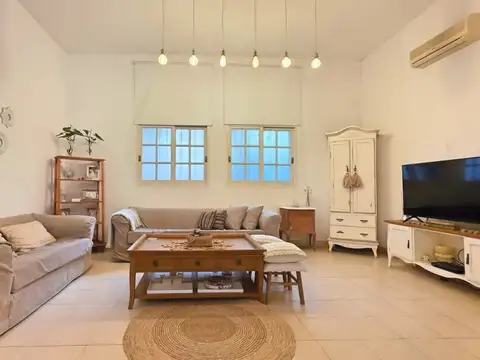 LOMAS NUÑEZ CASA VENTA 5 AMBIENTES TERRAZA COCHERA