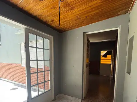 Casa interna en venta, NO PH. 2 o 3 dormitorios con gran patio