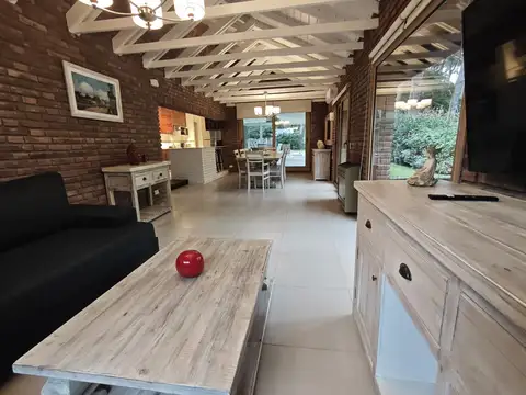 Casa en Venta con 1 cochera