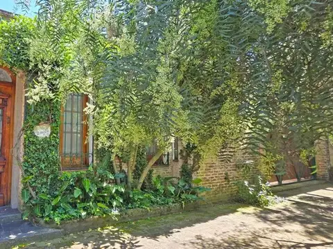 VENTA CASA EN LOMAS DE SAN ISIDRO GOLF CON PILETA 