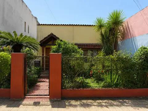 LOTE 8.66 X  42.34 CENTRO DE VILLA LUZURIAGA ESCUCHA OFERTA