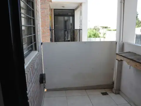 MONOAMBIENTE CON DORMITORIO DIVIDIDO