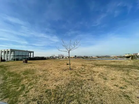 Terreno en Venta 20  mts Frente