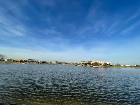 San Sebastian, Pilar