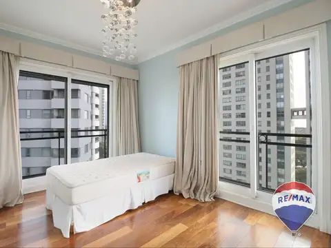 Departamento en Alquiler con 2 cocheras