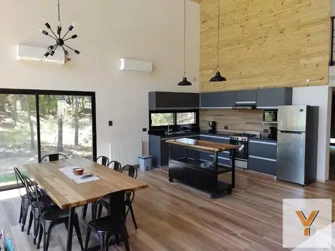 Casa 5 ambientes con 2 baños
