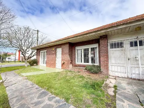 Venta casa 3 ambientes cochera Constitución Apto C