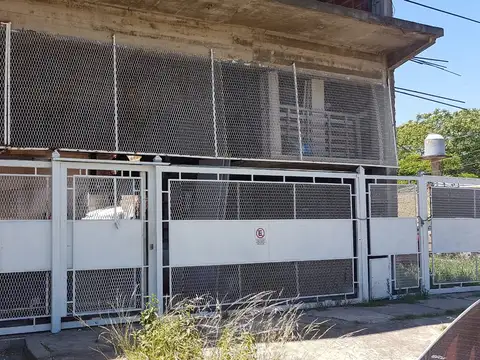 Local de 275 m2 en Ituzaingó