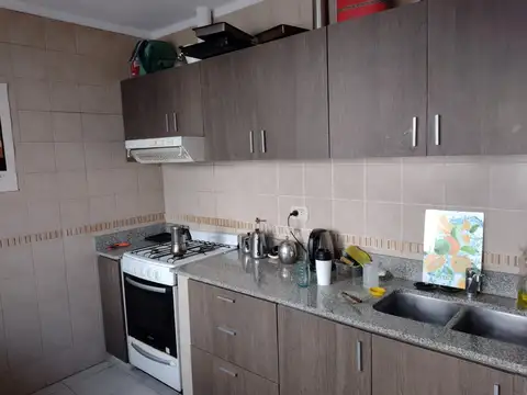 Casa 8 ambientes con 4 baños