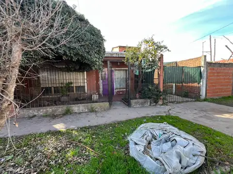Venta casa 3 ambientes a reciclar - Malvinas Argentinas