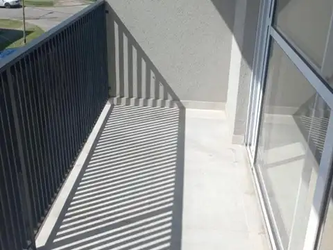 Departamento en Alquiler en Jose Leon Suarez, $ 380.000