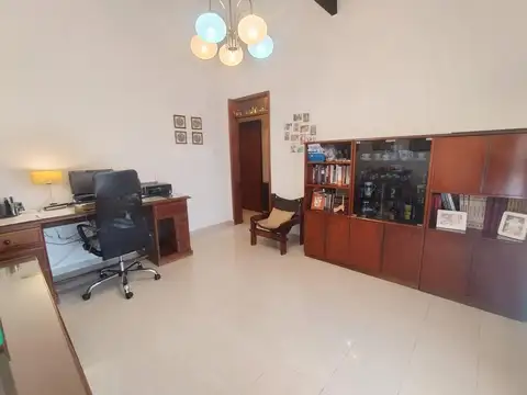 Casa en Venta en Bernal, USD 230.000