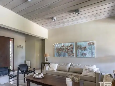 Casa en Alquiler Temporal con 1 cochera