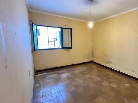 SE VENDEN 2 DPTOS INTERNOS A REFACCIONAR