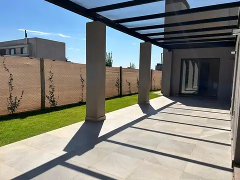 Casa en Venta en Mayor Drummond, USD 235.000