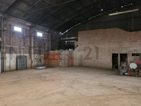 Galpon en Venta 27  mts Fondo