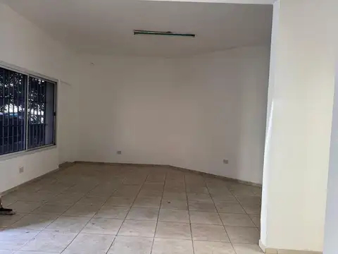 Local en Alquiler 93 años