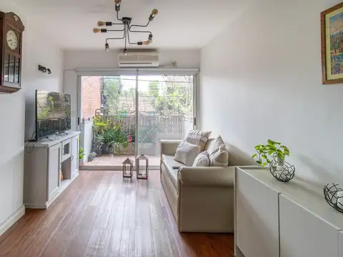 Carlos F. Melo al 2200