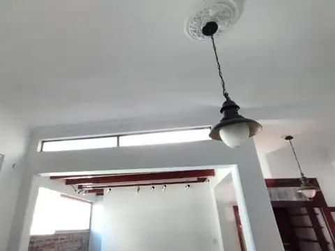 Depto Tipo Casa 5 ambientes con 2 baños