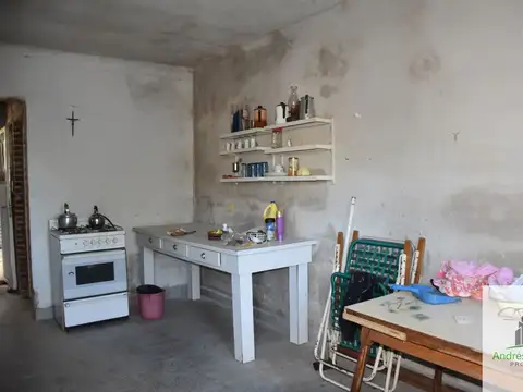 Casa en venta 2 dormitorios a refaccionar en Concordia
