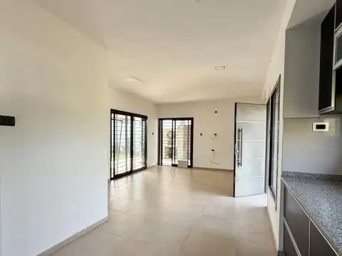 Casa en Venta en Arroyo Leyes, USD 80.000