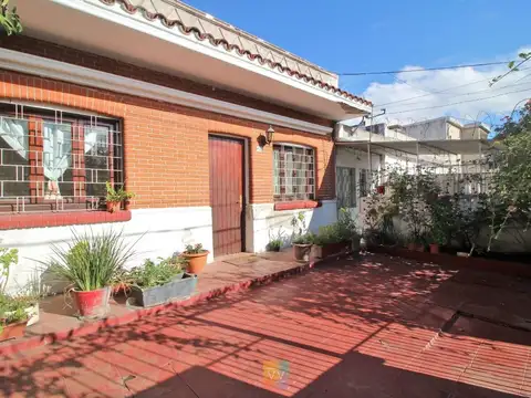 Venta Casa 5 Dormitorios y Apto, Villa Española