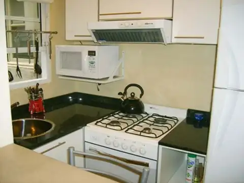 Dos Ambientes Amplio Y Luminoso En Excelente Zona