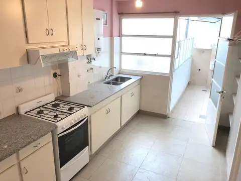 V. Urquiza.Giribone y Triunvirato PH 3 ambientes en Venta