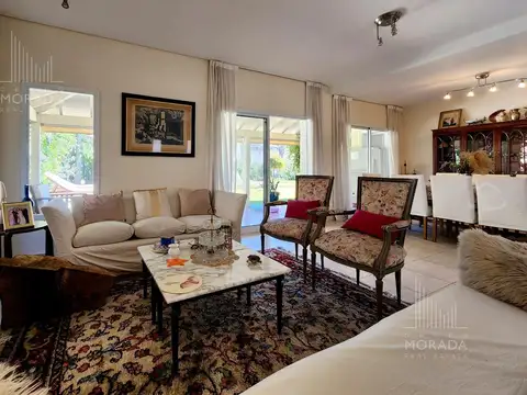 Casa 7 ambientes con 4 baños