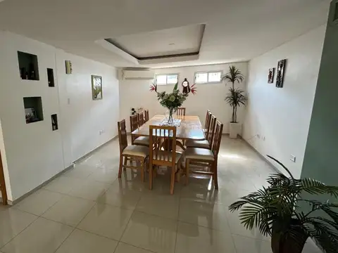 Casa en Venta en Coronel Dorrego, USD 255.000