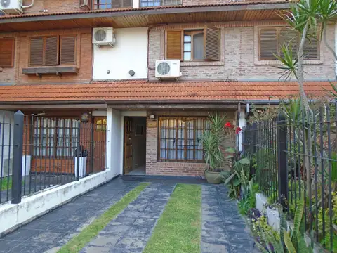VENTA DÚPLEX 4 AMBIENTES EN VILLA ADELINA