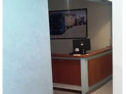 Oficina 7 ambientes con 1 baño