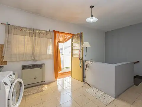 Depto Tipo Casa en Venta con 1 cocheras