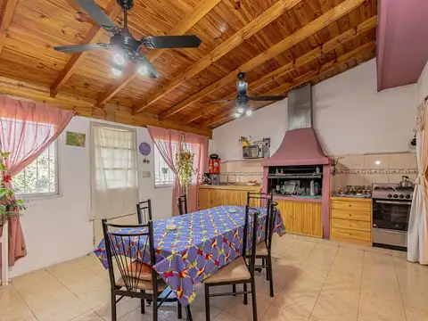 VENTA PH TIPO CASA 4 AMB LOMAS DEL MIRADOR-GARAJE