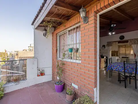 Depto Tipo Casa en Venta en Lomas Del Mirador, USD 115.000