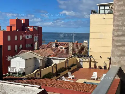 Venta apartamento 3 dormitorios. Península, Punta del Este.