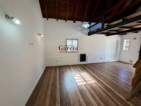 Depto Tipo Casa en Alquiler de 1 dormitorio