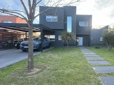 Casa  venta Santa Teresa 4 dormitorios escritorio galería parrilla pileta jardín