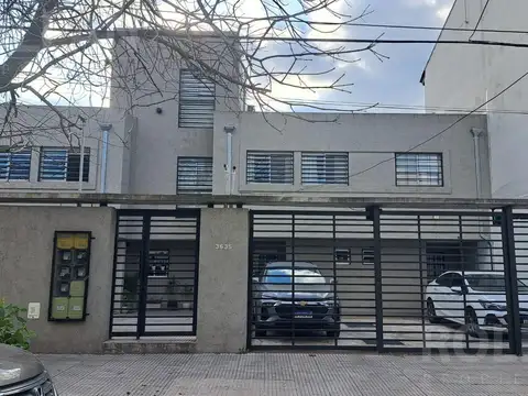 Casa, Dúplex moderno en PH de 4 ambientes con cochera, jardín y parrilla