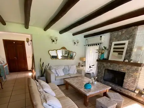 Casa en Alquiler de 3 dormitorios