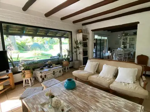 Casa 5 ambientes con 2 baños