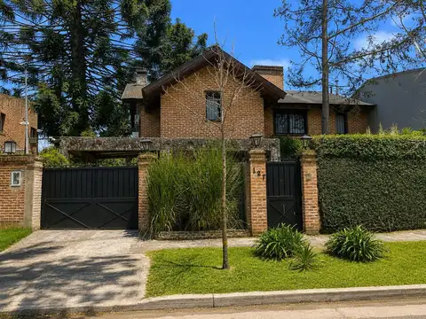 Muy linda casa en alquiler en Bella Vista