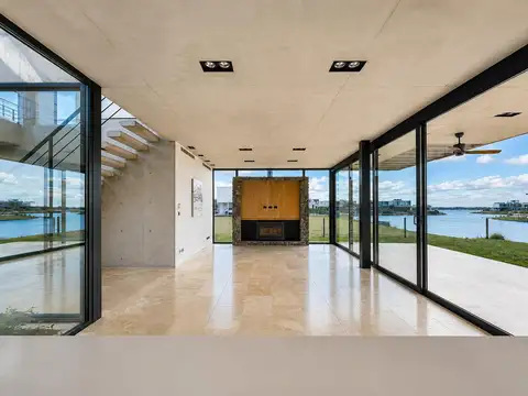 Casa 6 ambientes con 4 baños