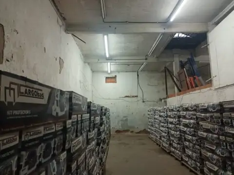 Av. Hipolito Yrigoyen 3900